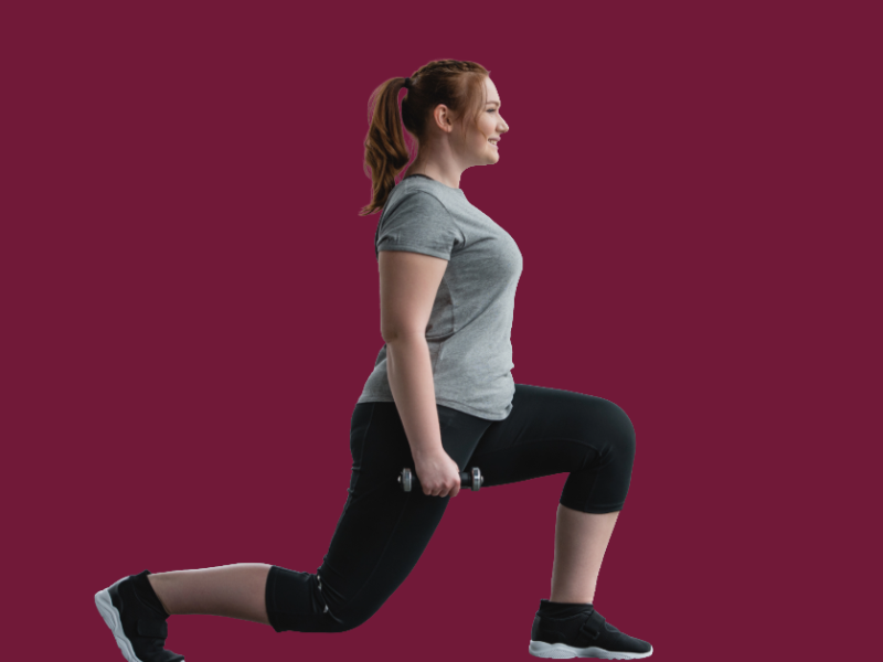 Kvinde laver lunges
